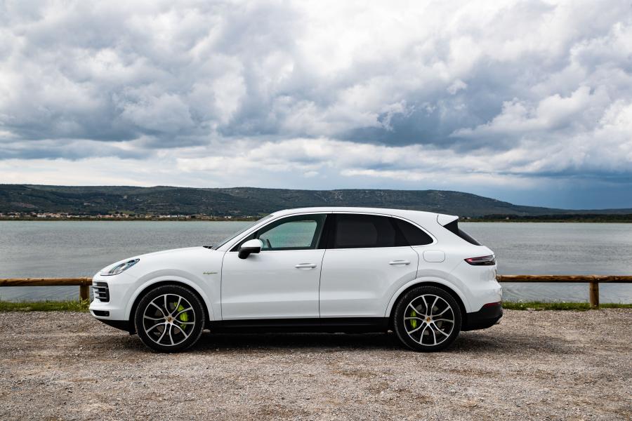  Porsche Cayenne E-Hybrid (PO536) 2018 года  (WW) (фото 39 из 85)